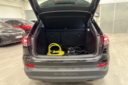 Musta Audi Q4 e-tron 2023 kuva 29.