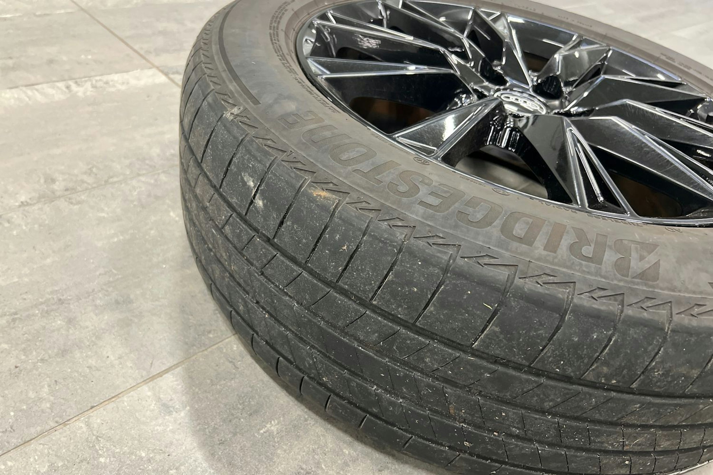 Musta Audi Q4 e-tron 2023 kuva 31.