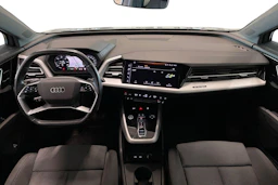 harmaa Audi Q4 e-tron 2023 kuva 9.