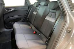 harmaa Audi Q4 e-tron 2023 kuva 11.