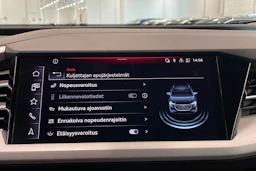 harmaa Audi Q4 e-tron 2023 kuva 24.