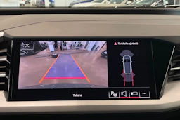 harmaa Audi Q4 e-tron 2023 kuva 28.