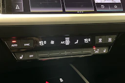 harmaa Audi Q4 e-tron 2023 kuva 29.