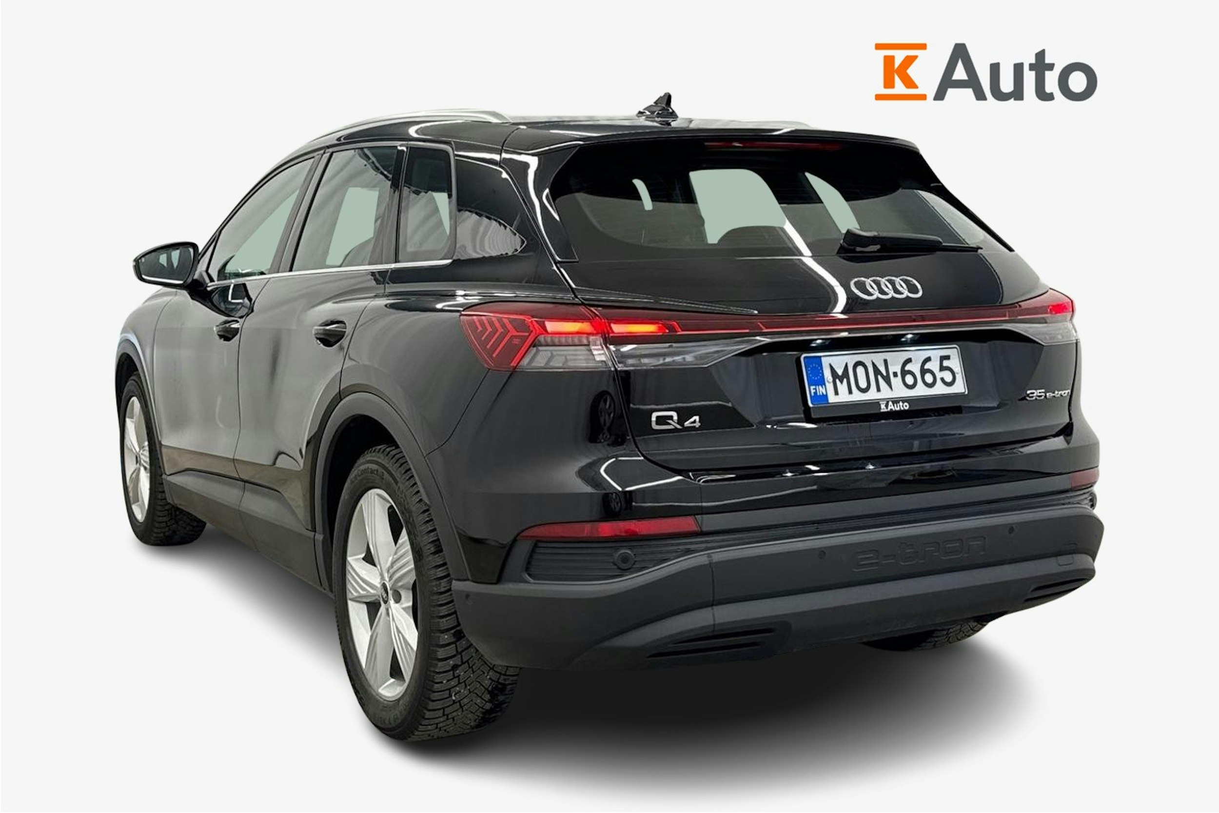 Musta Audi Q4 e-tron 2023 kuva 2.