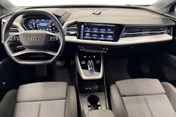 Musta Audi Q4 e-tron 2023 kuva 7.