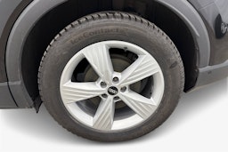 Musta Audi Q4 e-tron 2023 kuva 9.