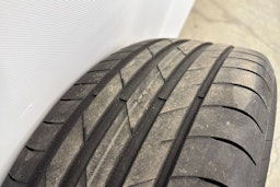 Musta Audi Q4 e-tron 2023 kuva 11.