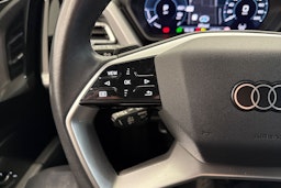 Musta Audi Q4 e-tron 2023 kuva 21.