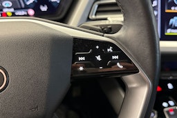 Musta Audi Q4 e-tron 2023 kuva 22.