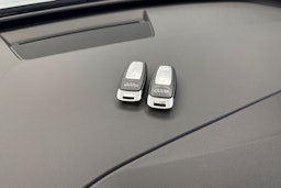 Musta Audi Q4 e-tron 2023 kuva 26.