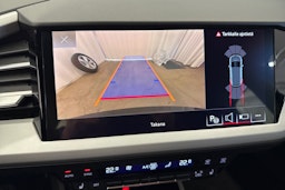 Musta Audi Q4 e-tron 2023 kuva 28.