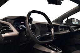 harmaa Audi Q4 e-tron 2023 kuva 3.