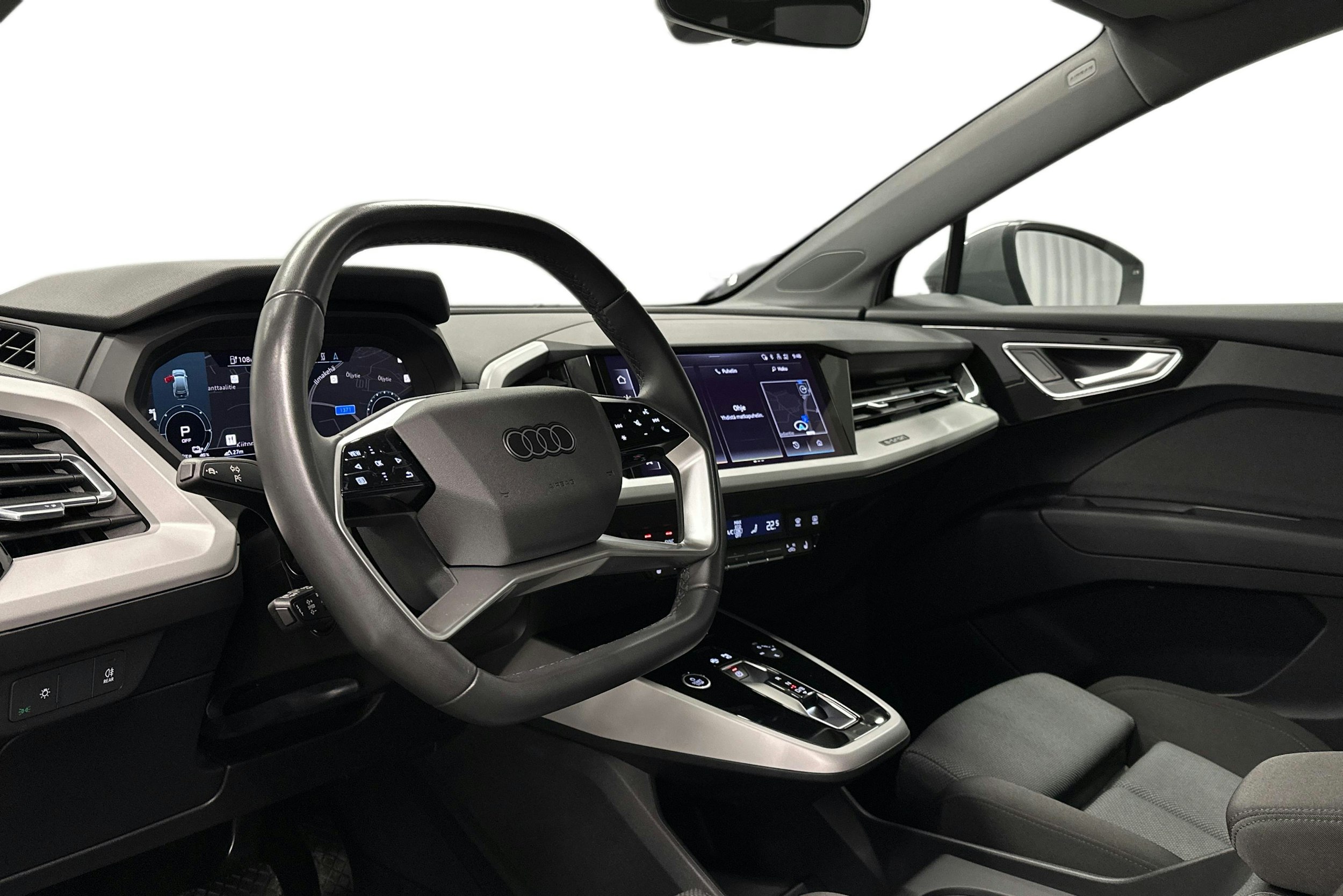 harmaa Audi Q4 e-tron 2023 kuva 7.