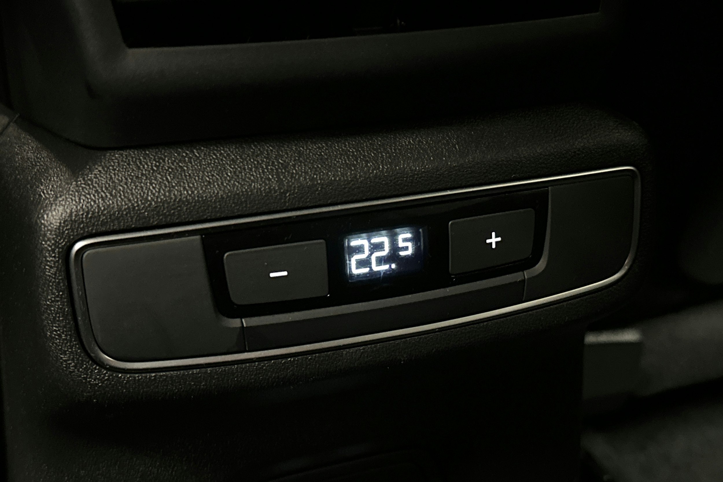 harmaa Audi Q4 e-tron 2023 kuva 16.