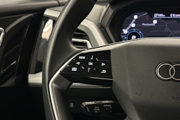 harmaa Audi Q4 e-tron 2023 kuva 19.