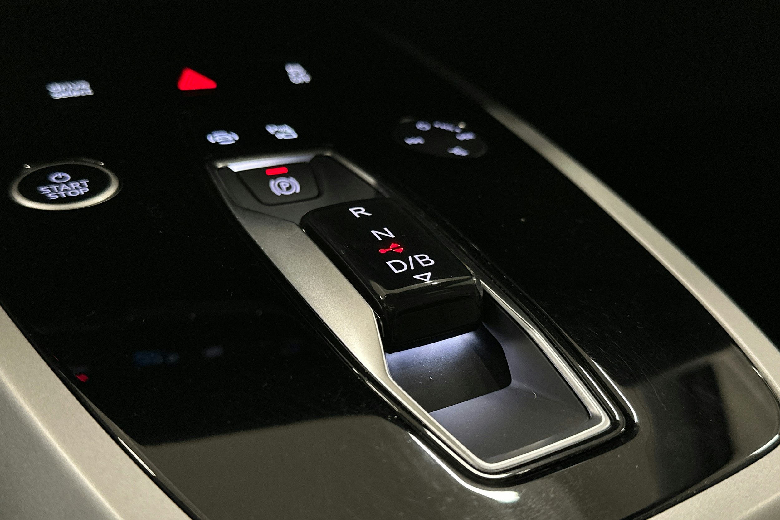 harmaa Audi Q4 e-tron 2023 kuva 30.