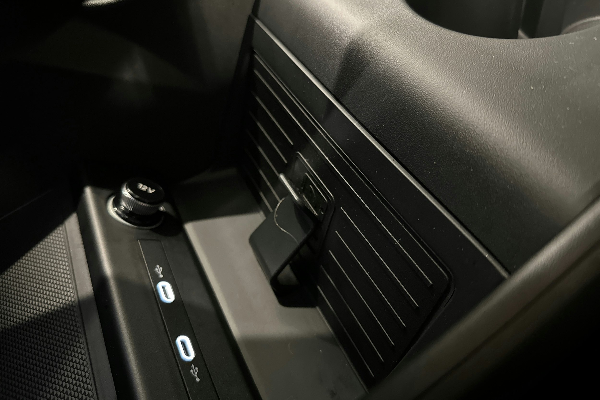 harmaa Audi Q4 e-tron 2023 kuva 31.