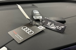 harmaa Audi Q4 e-tron 2023 kuva 32.