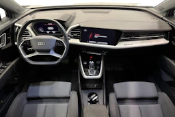 harmaa Audi Q4 e-tron 2023 kuva 7.