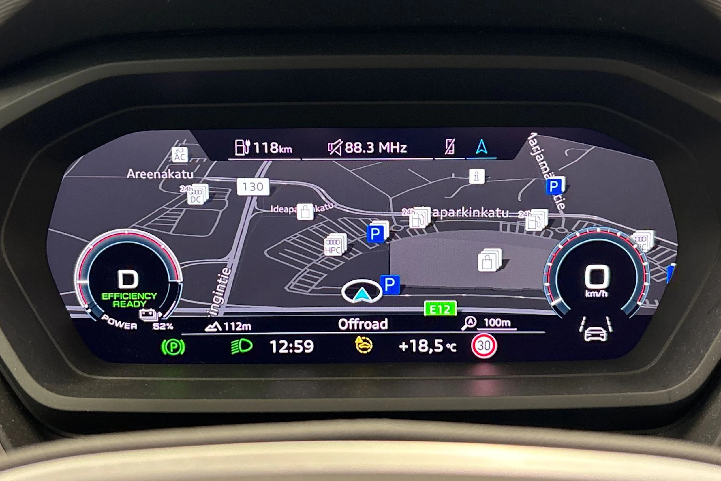 harmaa Audi Q4 e-tron 2023 kuva 19.