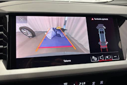 harmaa Audi Q4 e-tron 2023 kuva 21.