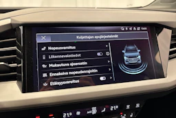 harmaa Audi Q4 e-tron 2023 kuva 23.