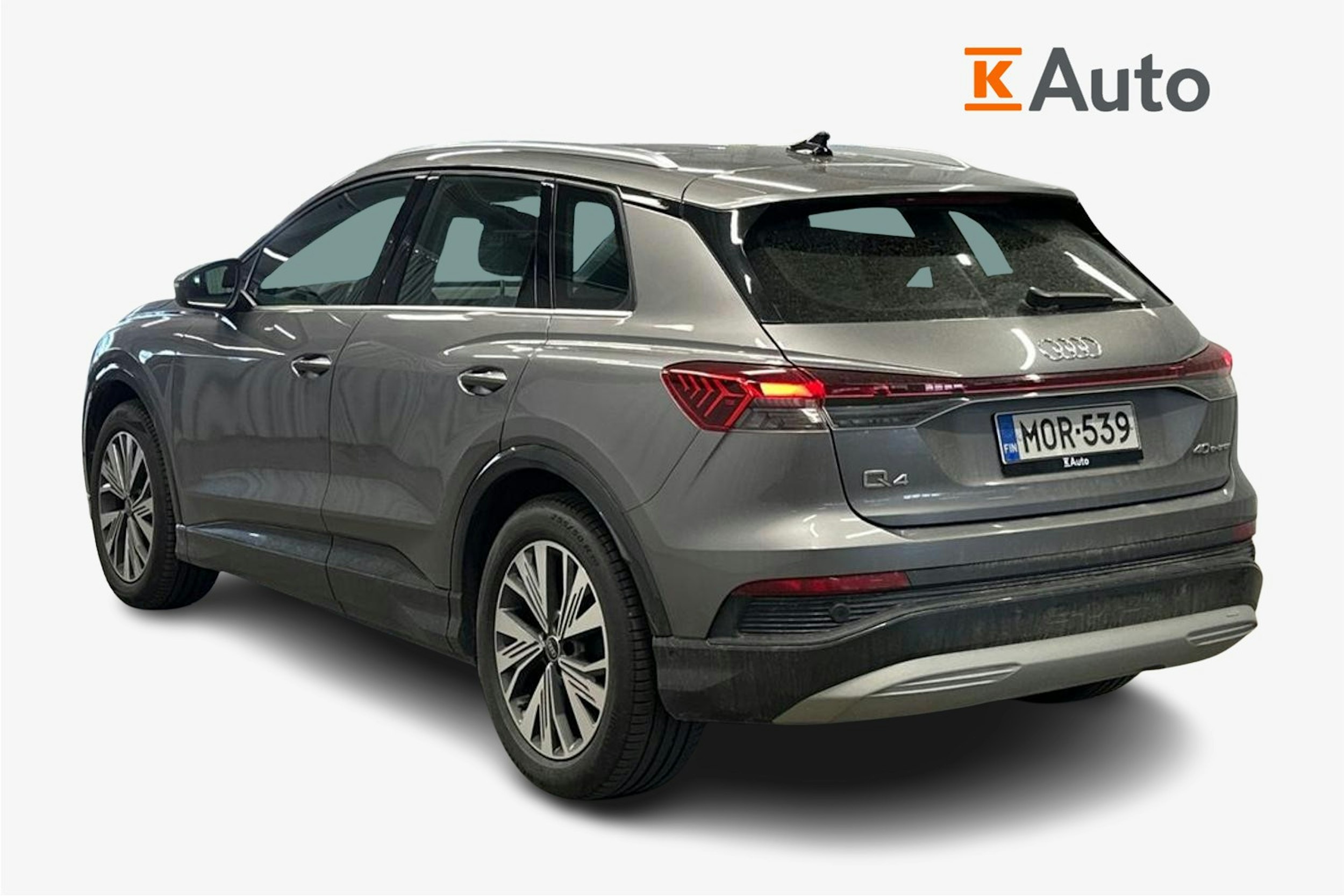 harmaa Audi Q4 e-tron 2023 kuva 2.