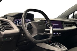 harmaa Audi Q4 e-tron 2023 kuva 3.
