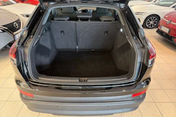 musta Audi Q4 e-tron 2023 kuva 14.