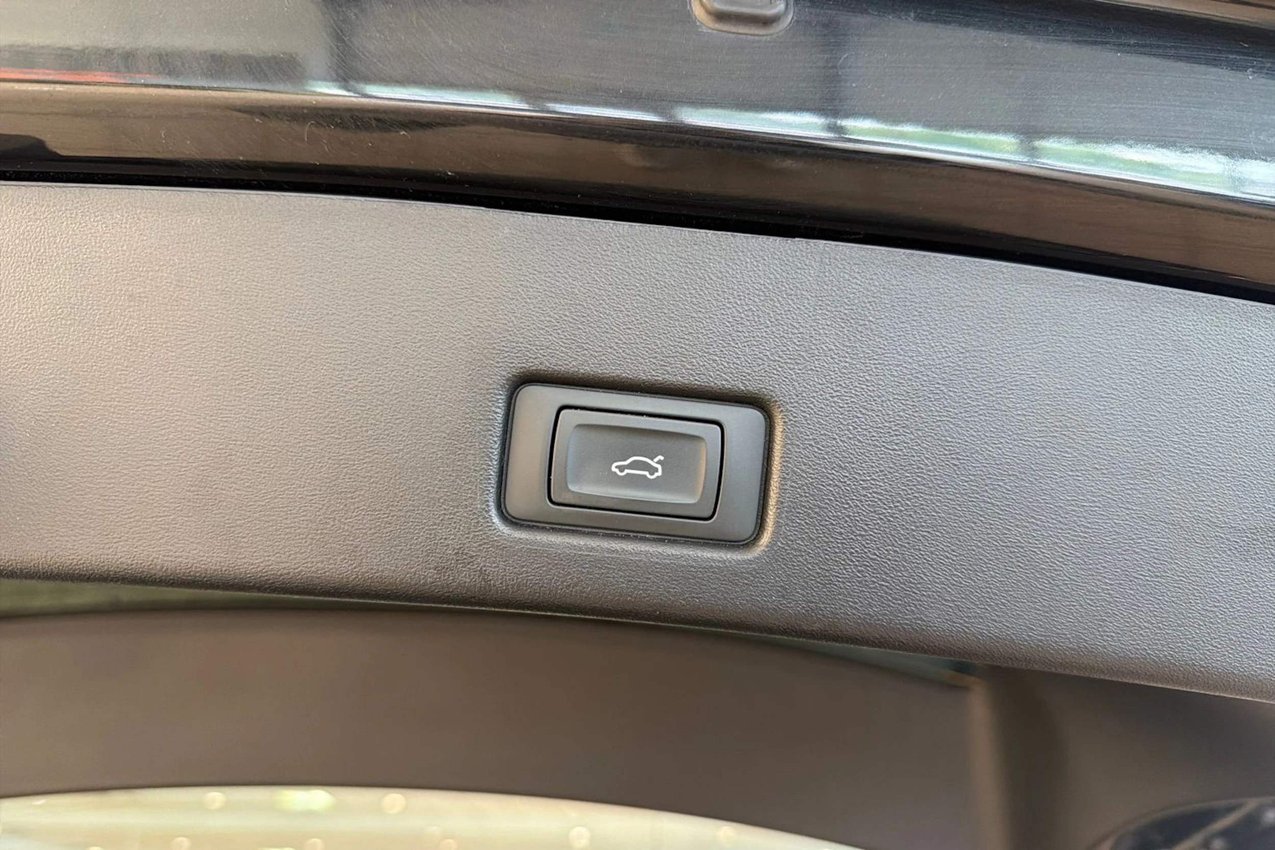 musta Audi Q4 e-tron 2023 kuva 15.