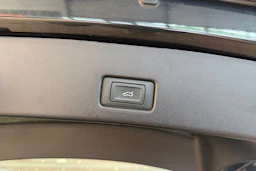 musta Audi Q4 e-tron 2023 kuva 15.
