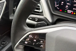 musta Audi Q4 e-tron 2023 kuva 18.