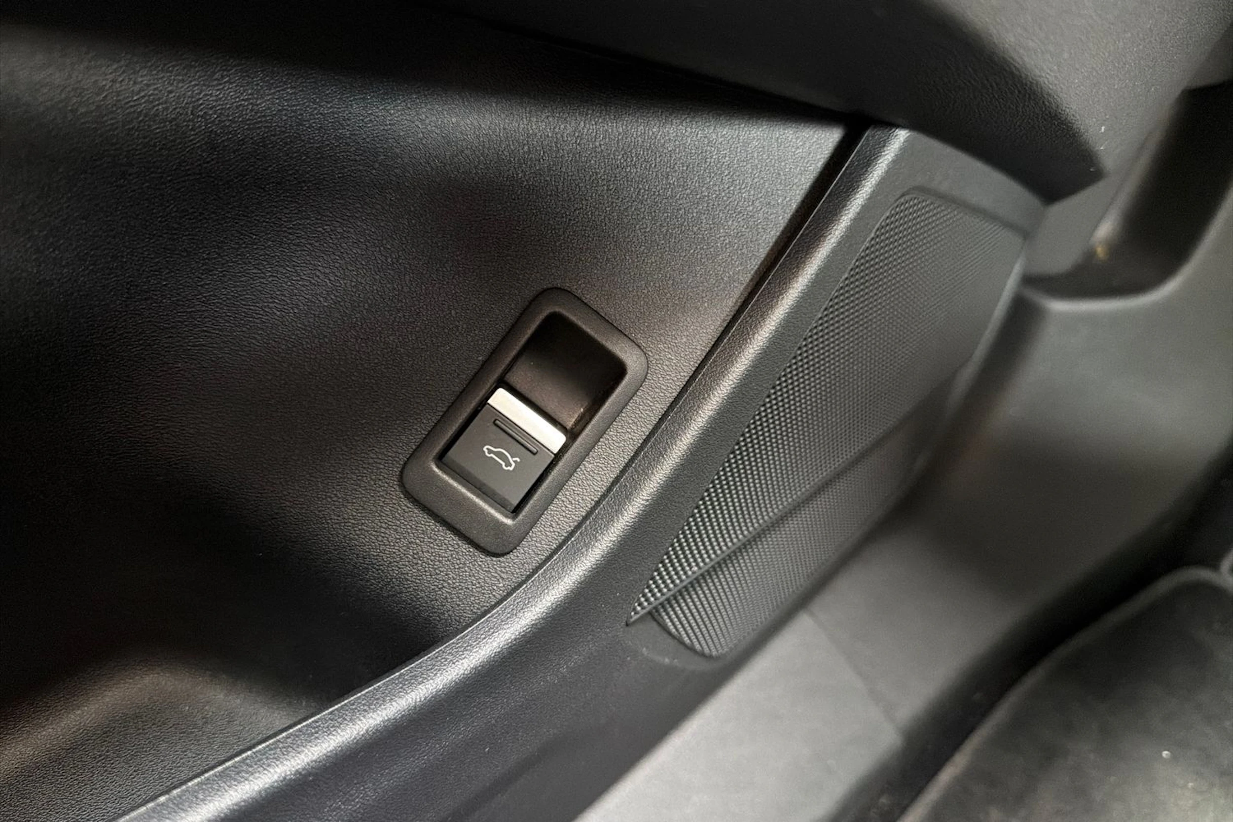 musta Audi Q4 e-tron 2023 kuva 22.