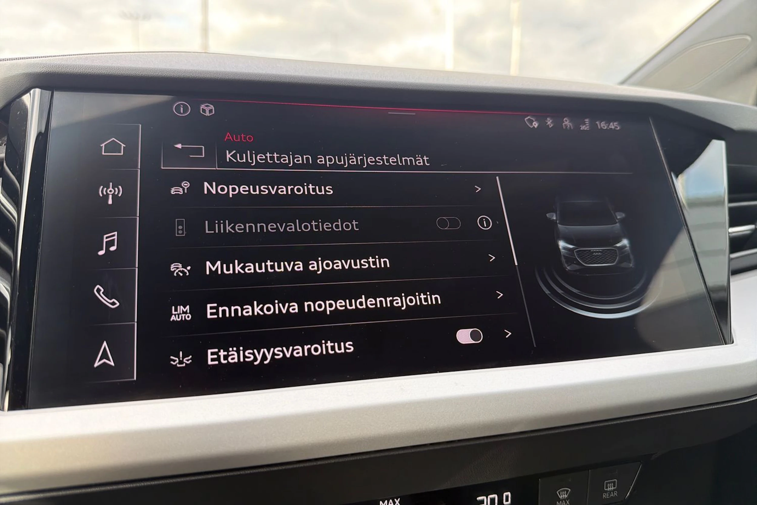musta Audi Q4 e-tron 2023 kuva 28.