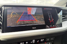 musta Audi Q4 e-tron 2023 kuva 32.