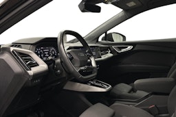 musta Audi Q4 e-tron 2023 kuva 7.