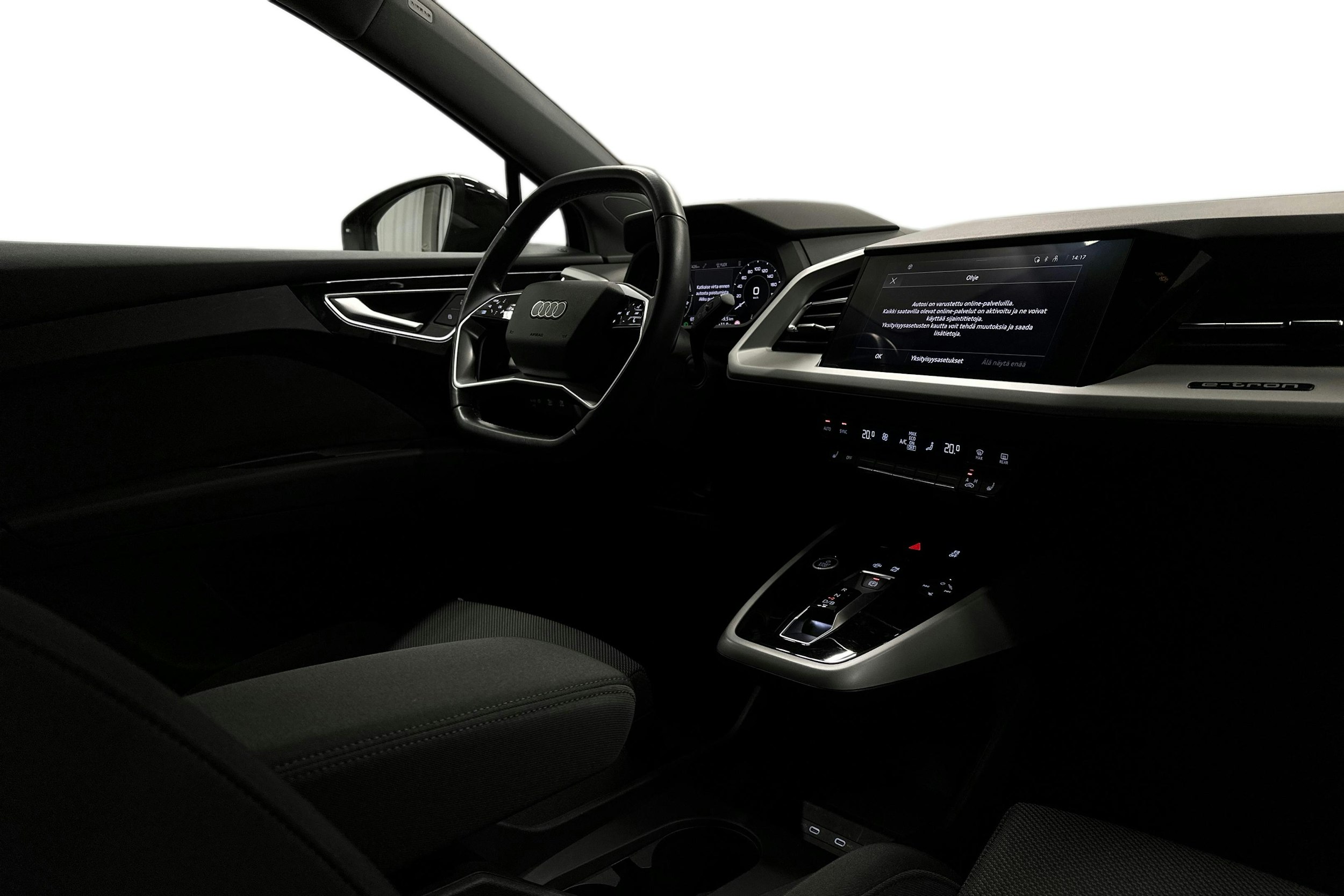 musta Audi Q4 e-tron 2023 kuva 9.