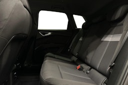 musta Audi Q4 e-tron 2023 kuva 10.