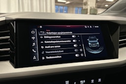 musta Audi Q4 e-tron 2023 kuva 20.