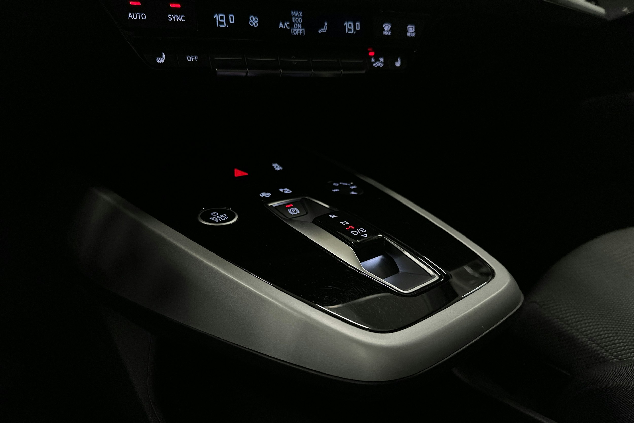 musta Audi Q4 e-tron 2023 kuva 23.