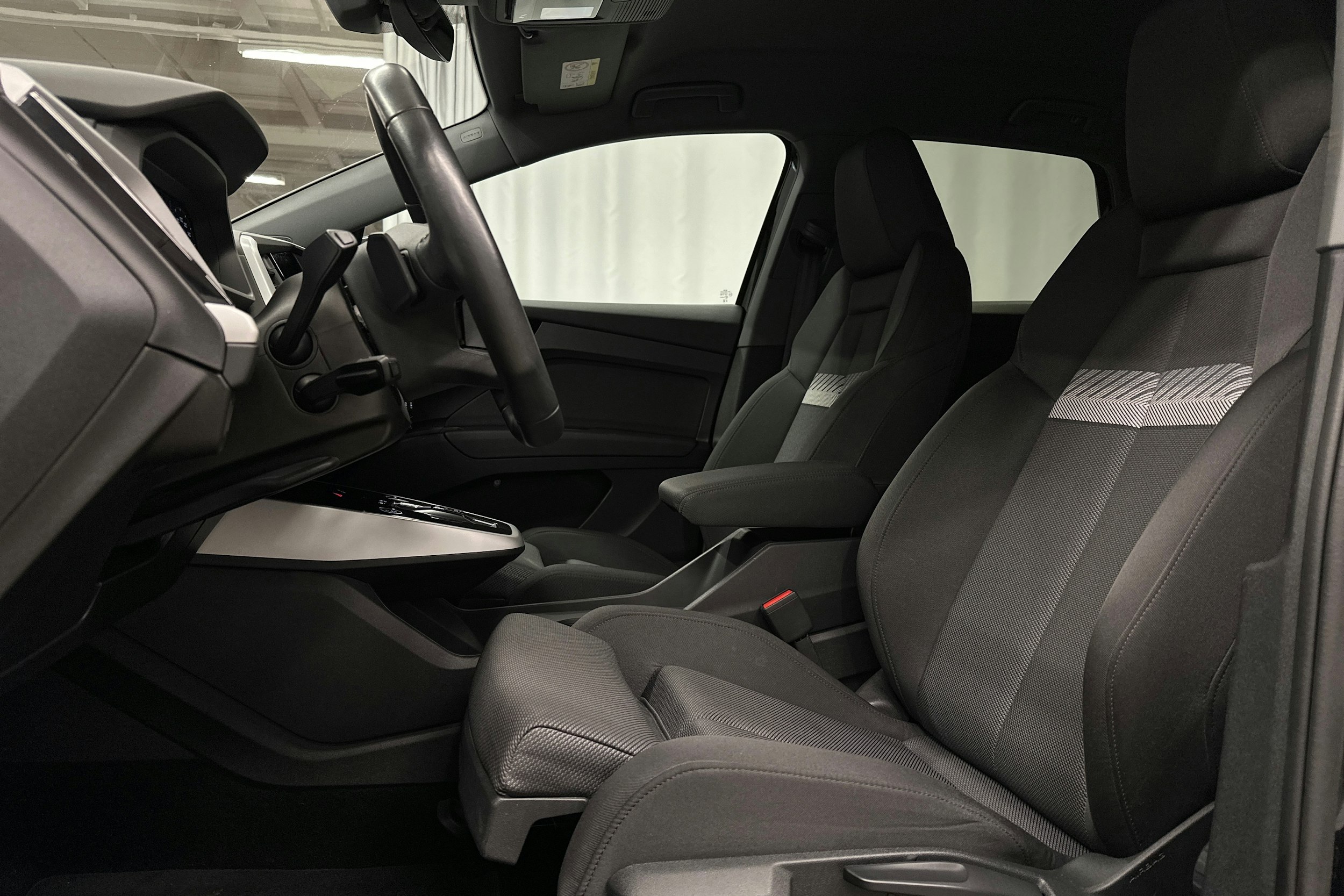 musta Audi Q4 e-tron 2023 kuva 24.