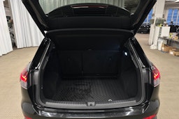 musta Audi Q4 e-tron 2023 kuva 25.