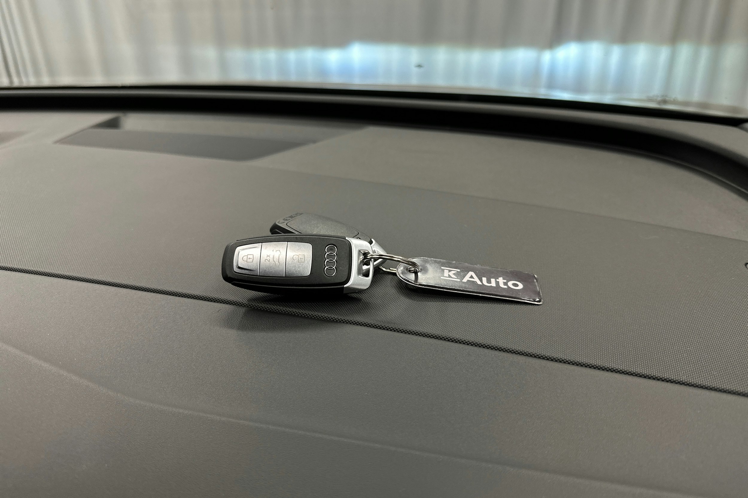 musta Audi Q4 e-tron 2023 kuva 28.