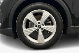 musta Audi Q4 e-tron 2023 kuva 9.
