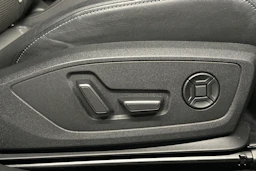 musta Audi Q4 e-tron 2023 kuva 17.