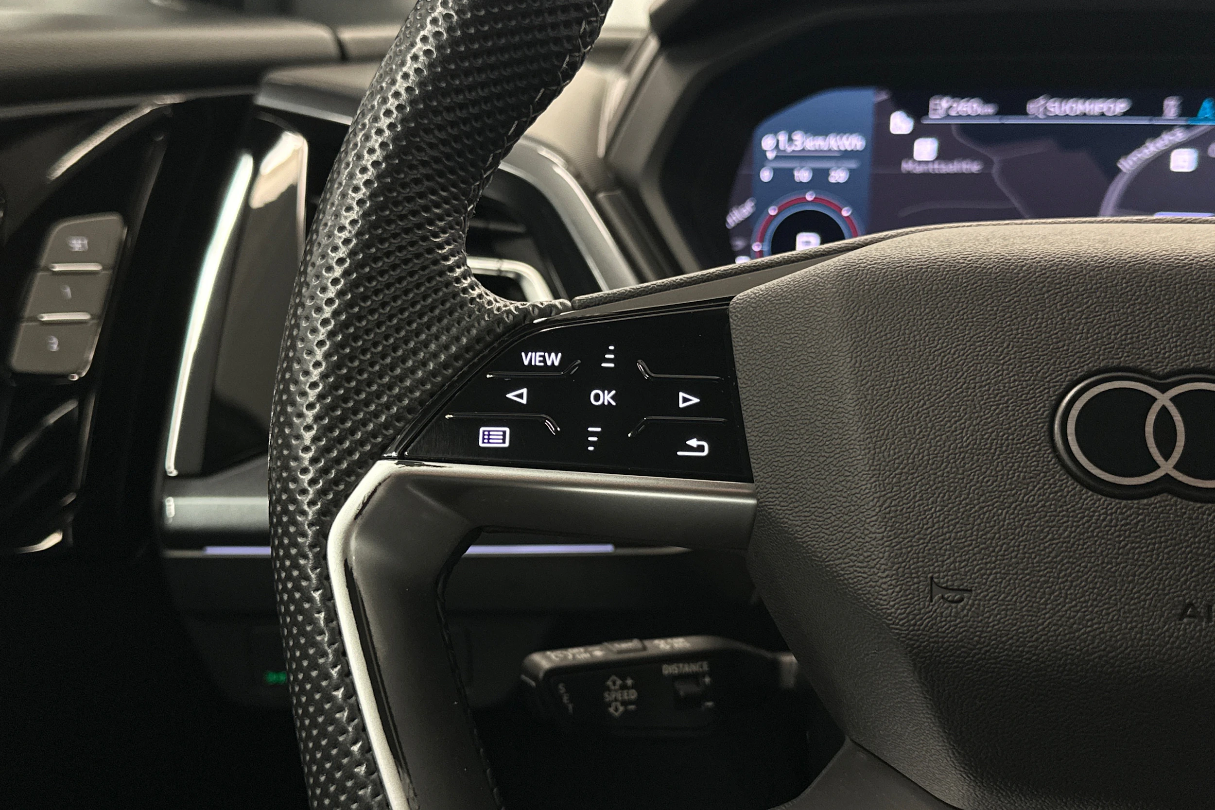 musta Audi Q4 e-tron 2023 kuva 19.