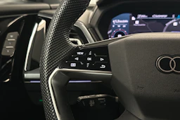 musta Audi Q4 e-tron 2023 kuva 19.