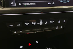 musta Audi Q4 e-tron 2023 kuva 30.