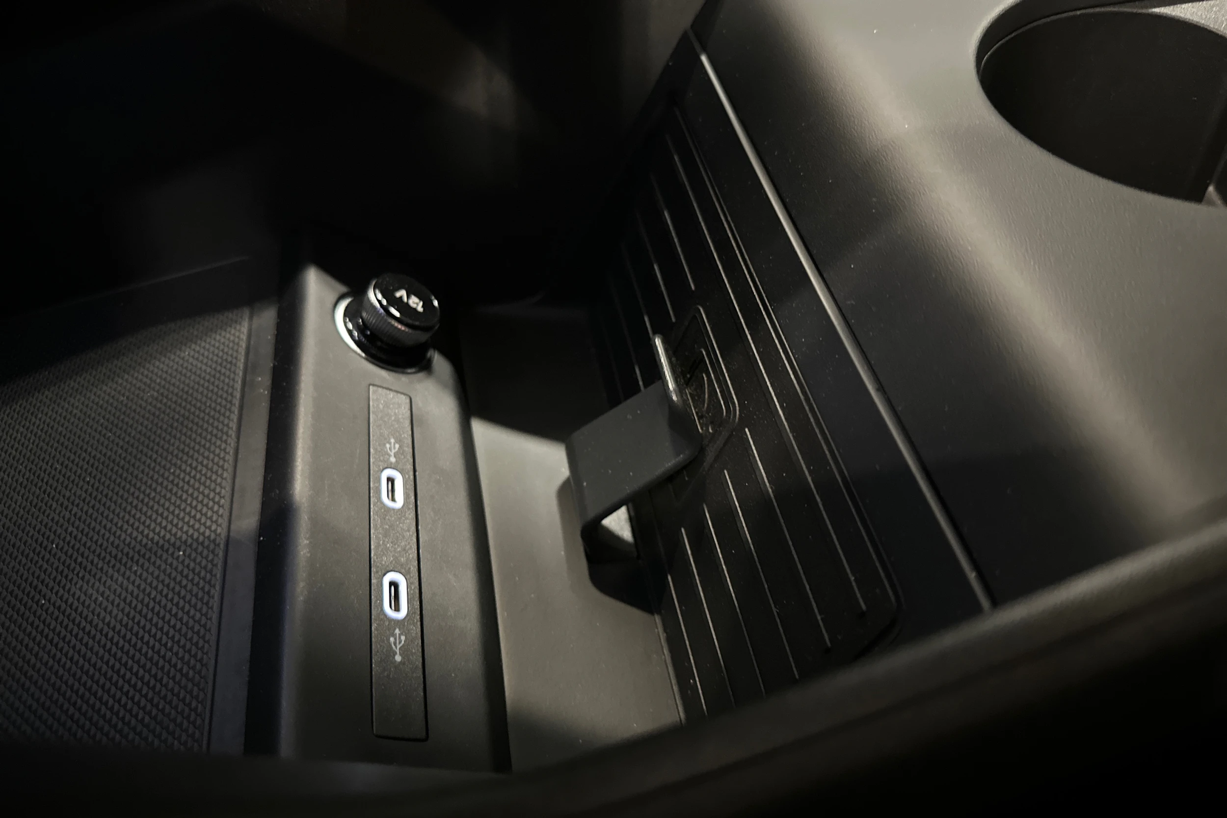 musta Audi Q4 e-tron 2023 kuva 32.