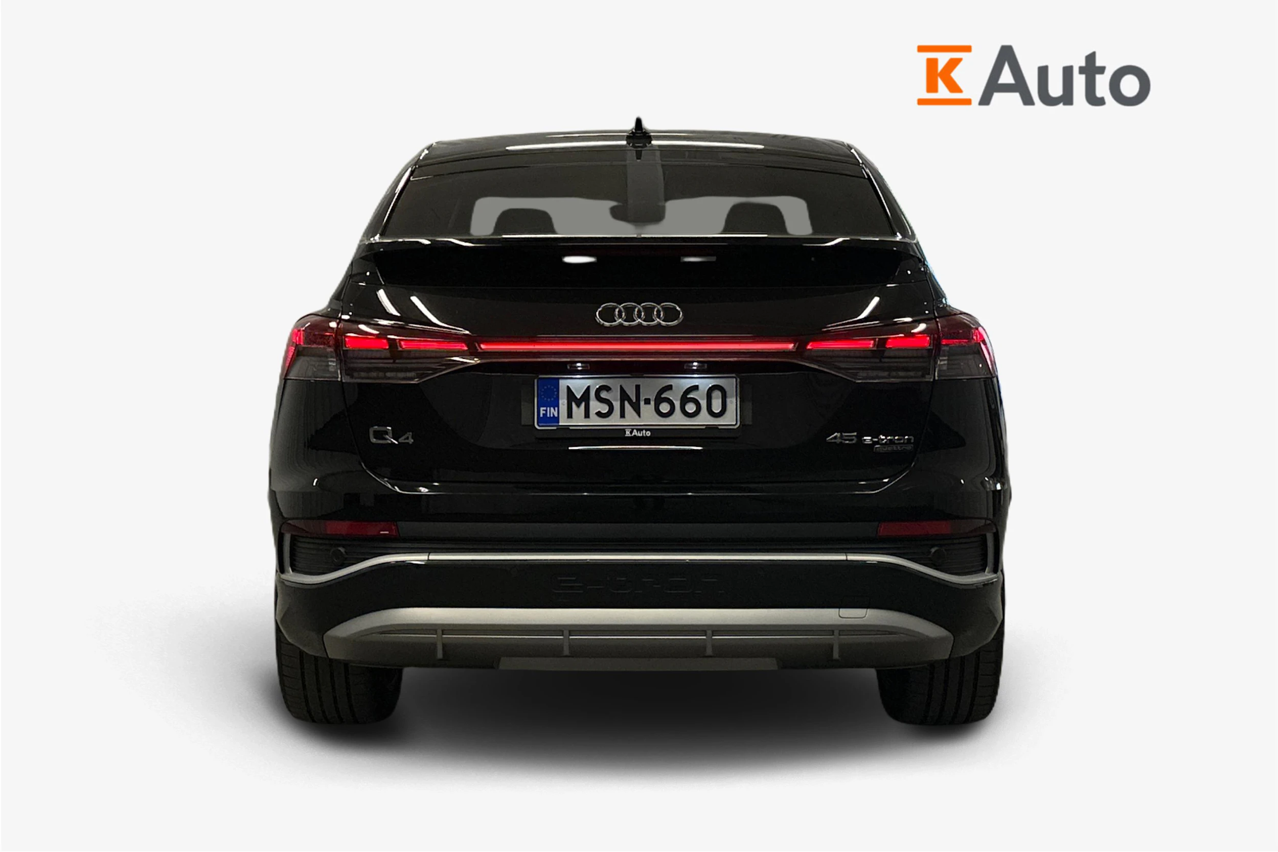 musta Audi Q4 e-tron 2023 kuva 3.